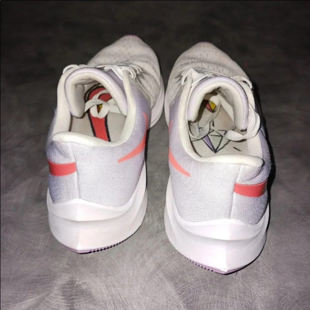 Nikes - Picture 5 of 5